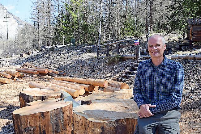 Revierförster Leo Jörger: «Um Holz trocken zu lagern, brauchen wir die neue Lagerhalle.»