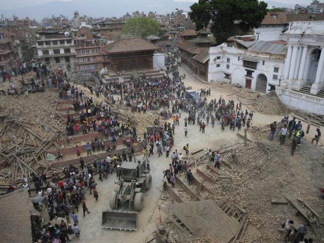 Suche nach Überlebenden in Kathmandu