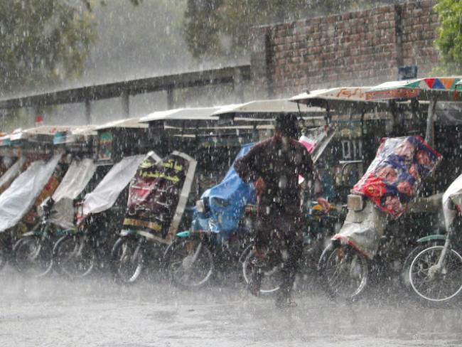 Schwerer Regen ging in Rawalpindi im Nordwesten Pakistans nieder