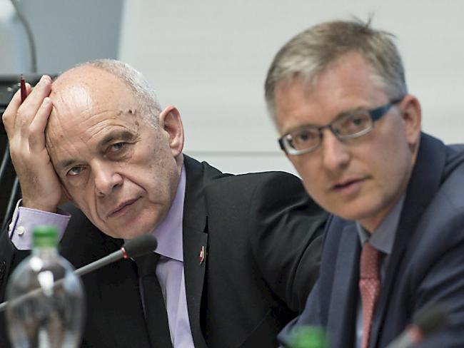 Bundesrat Ueli Maurer (l) und Markus Seiler, NDB-Direktor