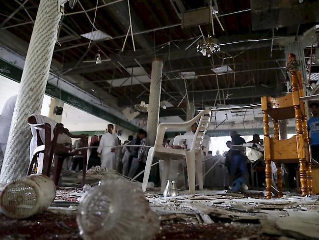 Die schiitische Moschee nach dem Bombenanschlag in Saudi-Arabien