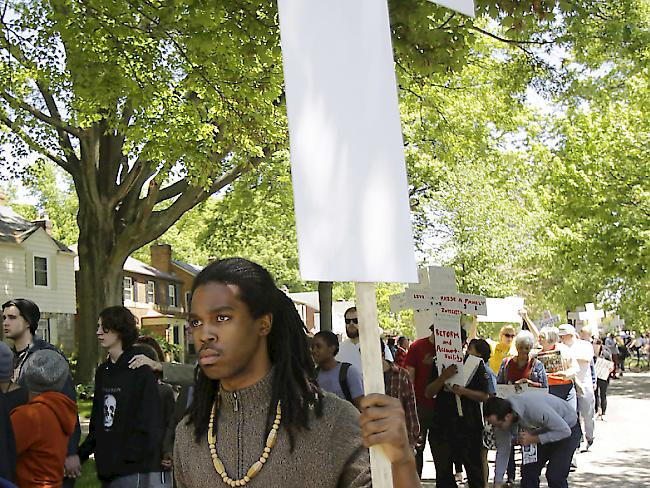 Demonstranten nach dem umstrittenen Freispruch des Polizisten Michael Brelo in Cleveland