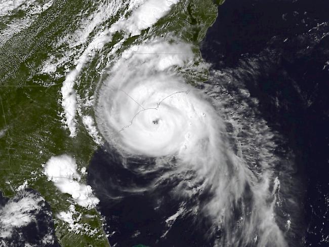 NOAA-Satellitenfoto von Hurrikan Arthur - der erste Hurrikan, der 2014 die USA traf