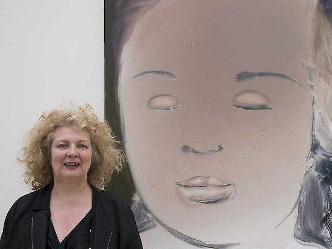 Marlene Dumas vor ihrem Gemälde "Helena