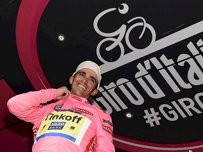 Alberto Contador verliert auf der zweitletzten Etappe zwar 2:25 Minuten, wird am Sonntag in Mailand aber trotzdem im rosa Leadertrikot einfahren