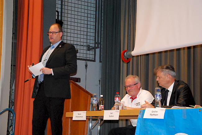 Roger Elsig Präsident des Oberwalliser Samariterverbandes (links) sprach unter anderem über die künftigen Herausforderungen. 